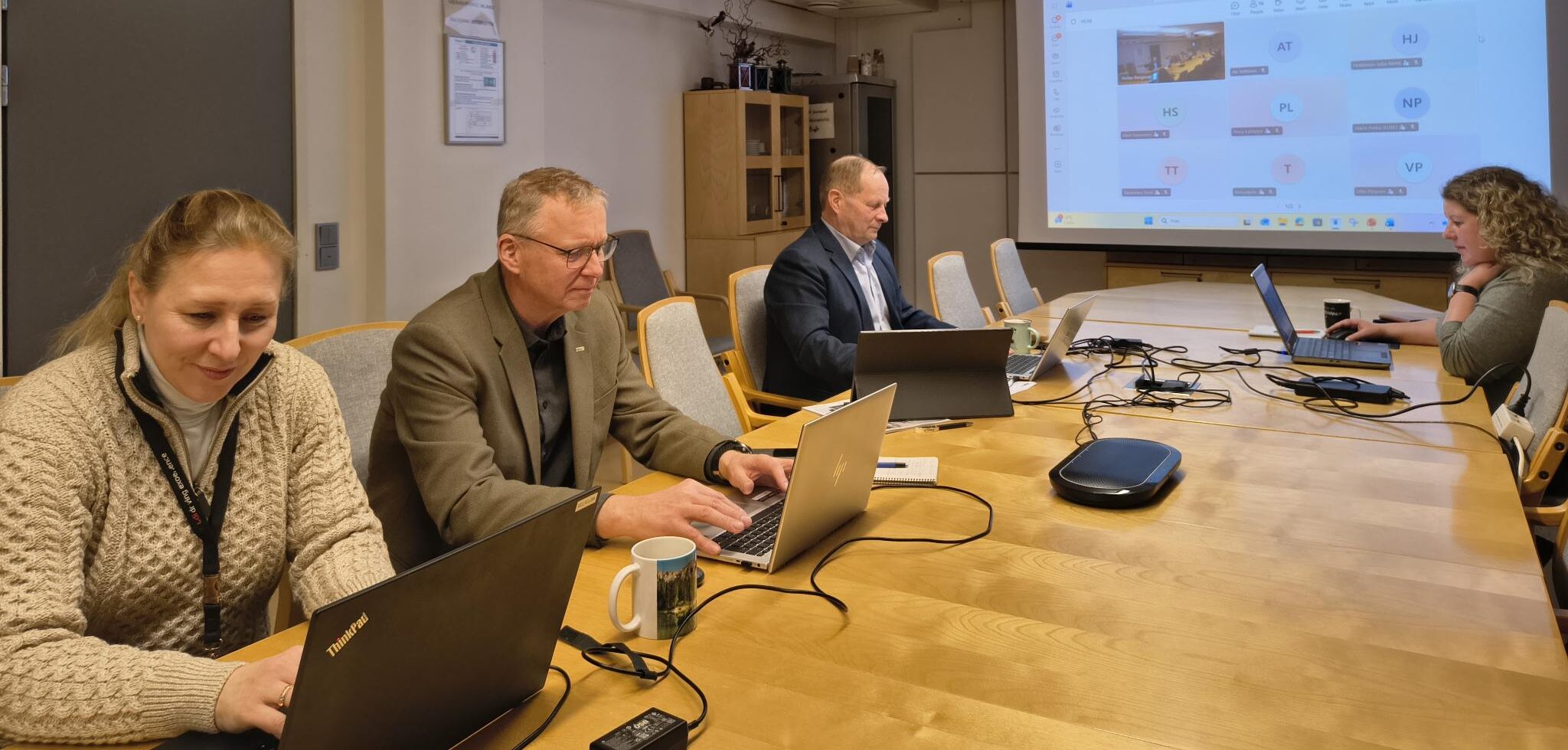 Meton hallitus paraikaa koolla